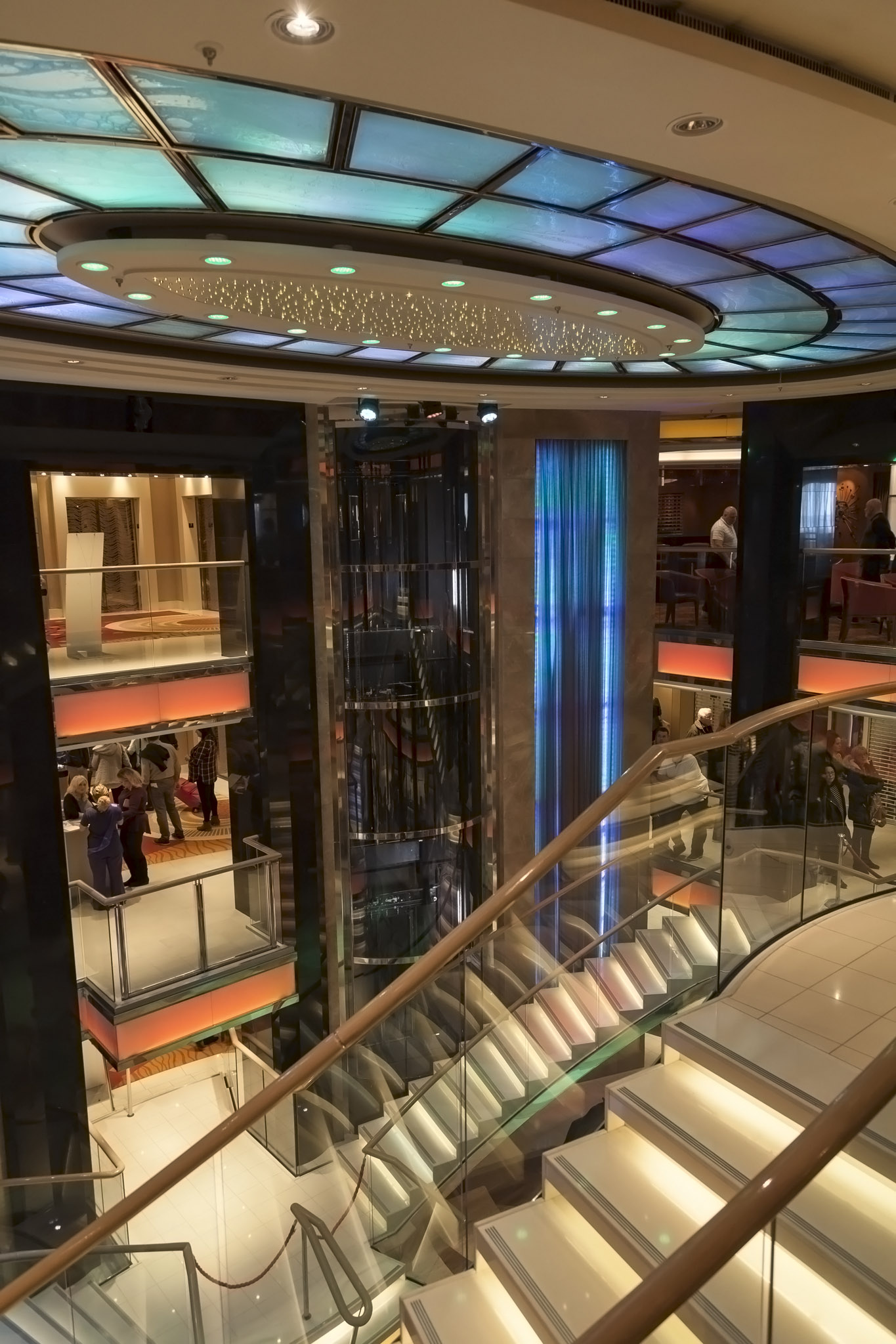 P&O Cruises: Azura Versus Ventura | neOnbubble