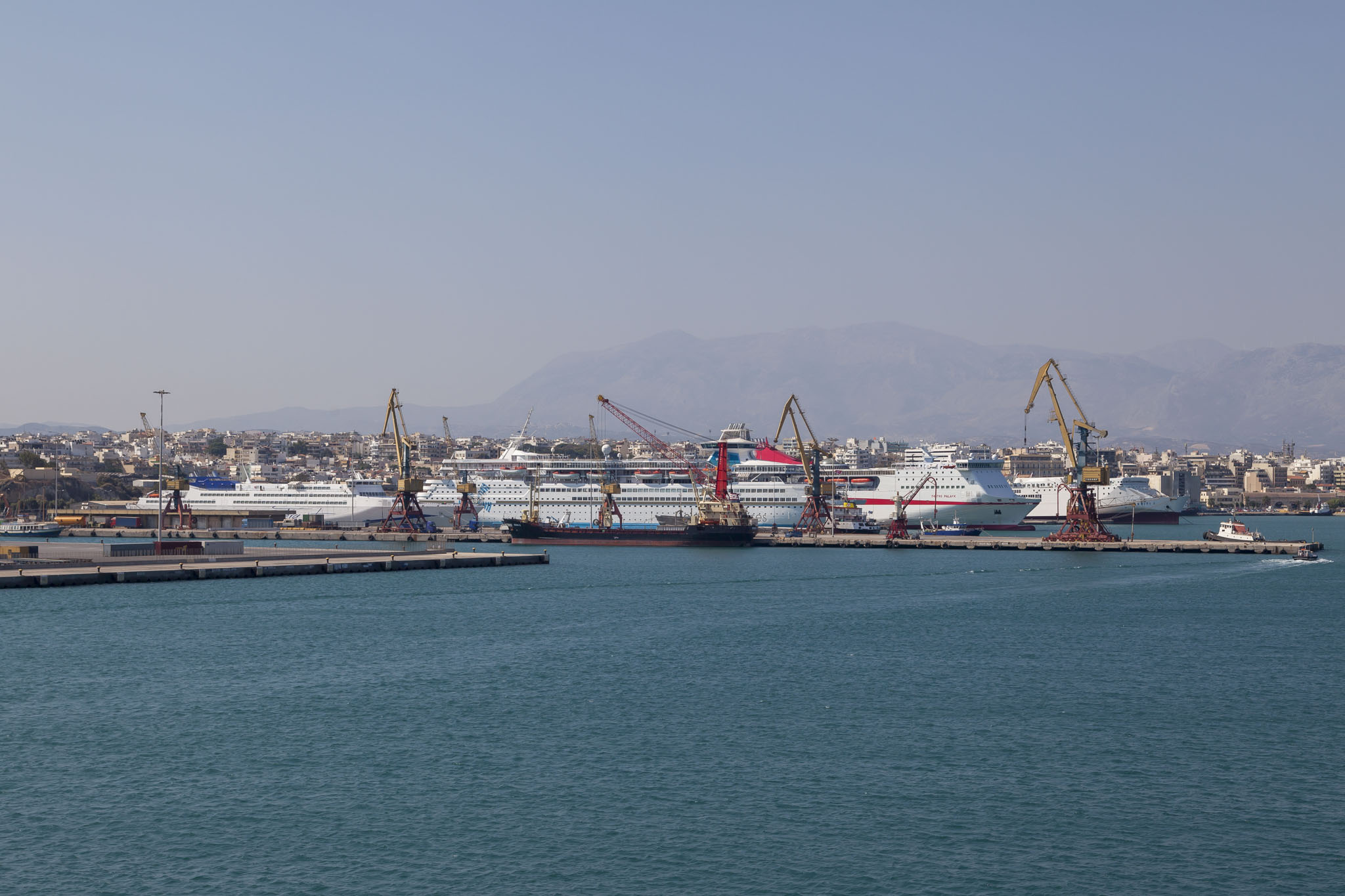 Approaching Heraklion