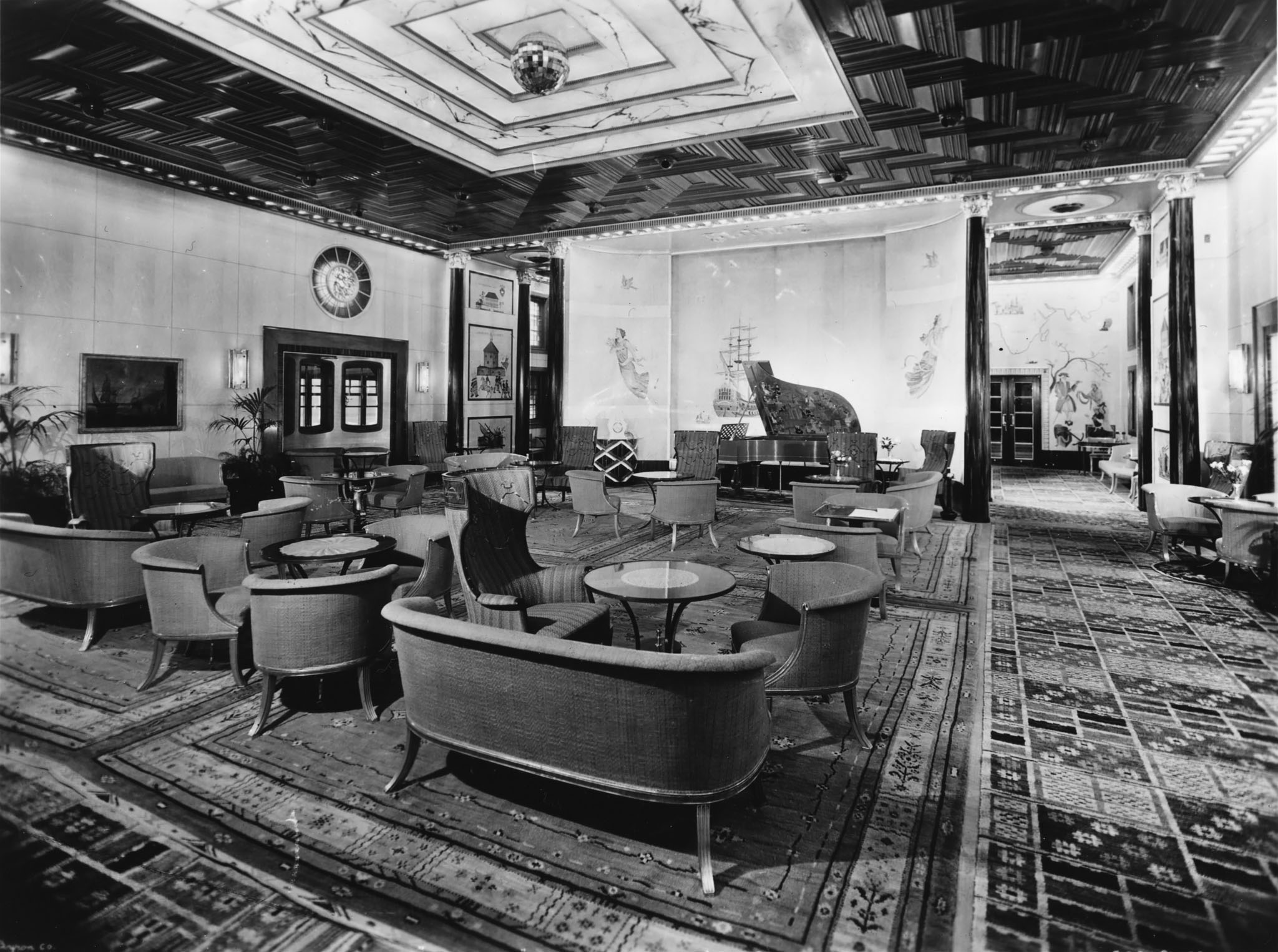 First Class Lounge